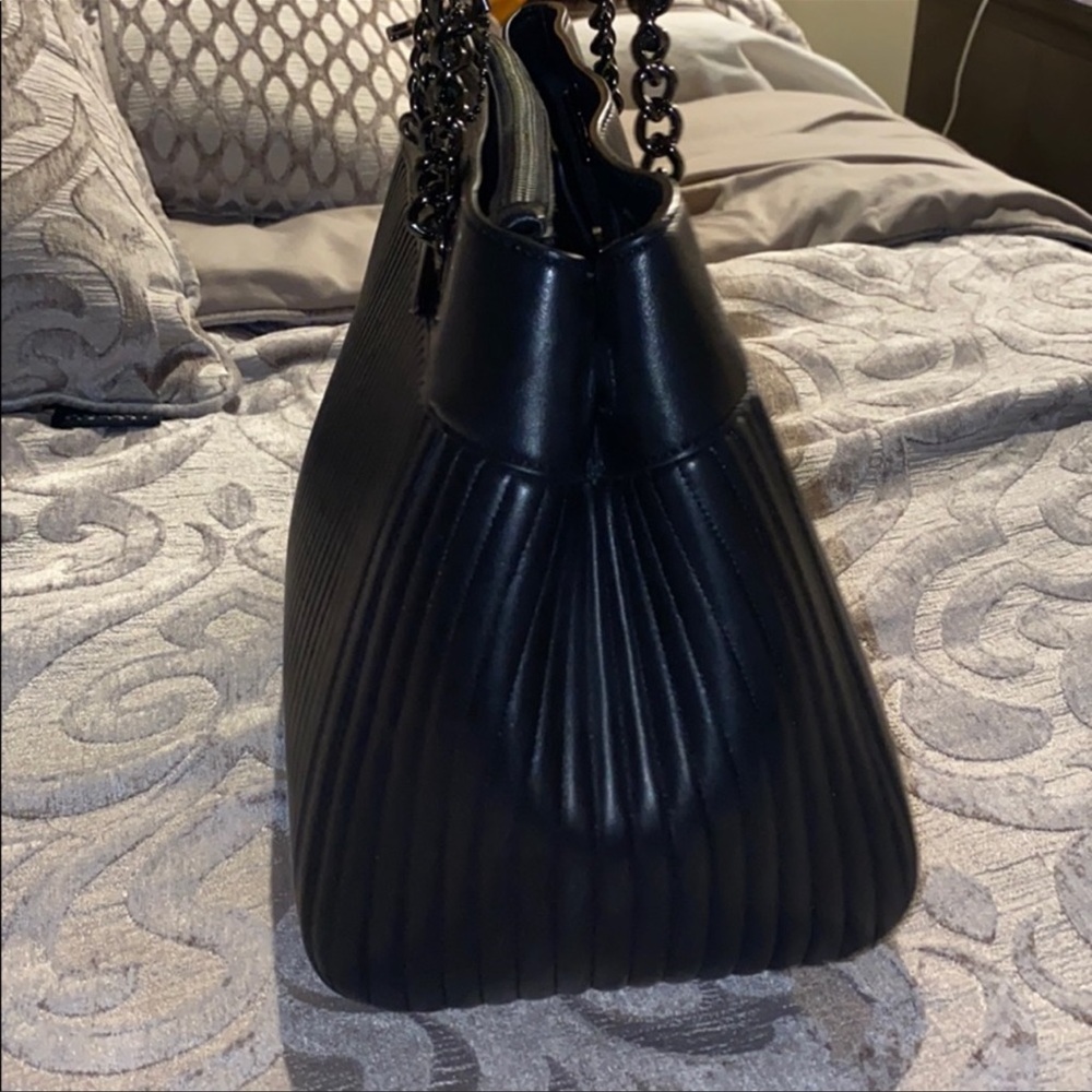 Elegant Coach purse - Picture 2 of 8
